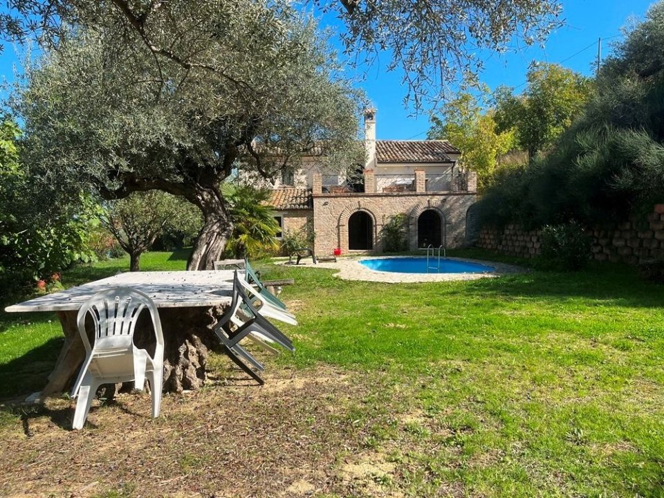 Zu verkaufen villa in ruhiges gebiet Loreto Aprutino Abruzzo foto 3