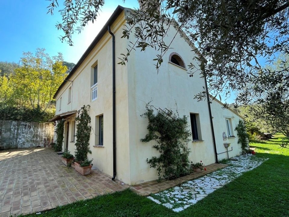 Zu verkaufen villa in ruhiges gebiet Loreto Aprutino Abruzzo foto 5