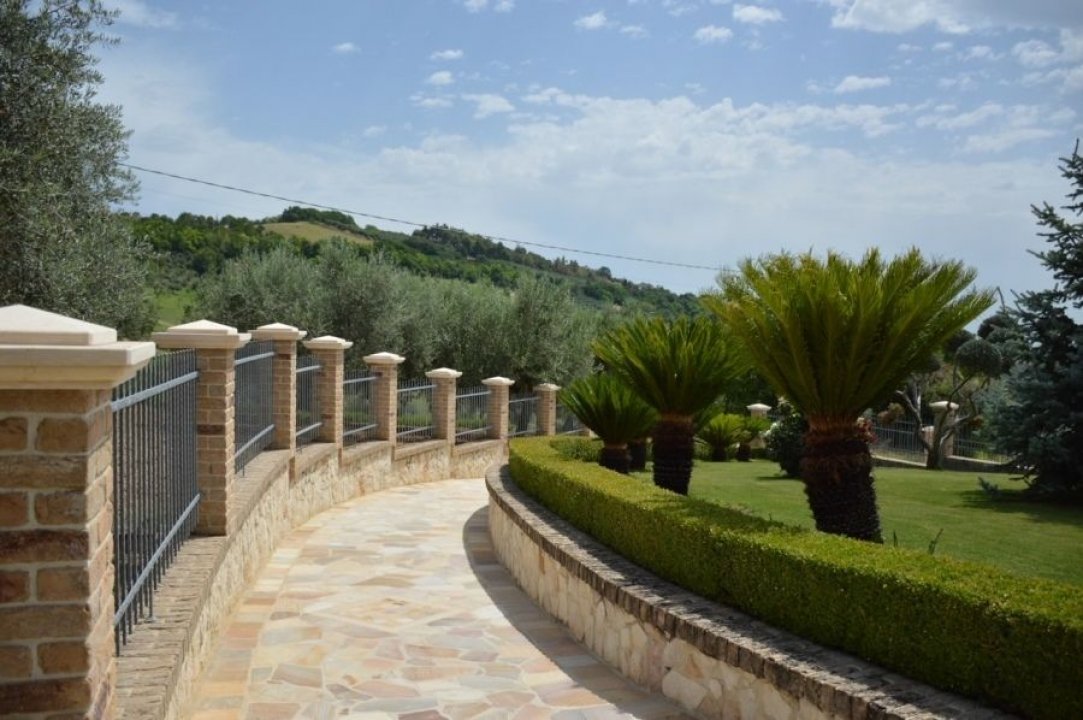 Se vende villa in zona tranquila Città Sant´Angelo Abruzzo foto 23