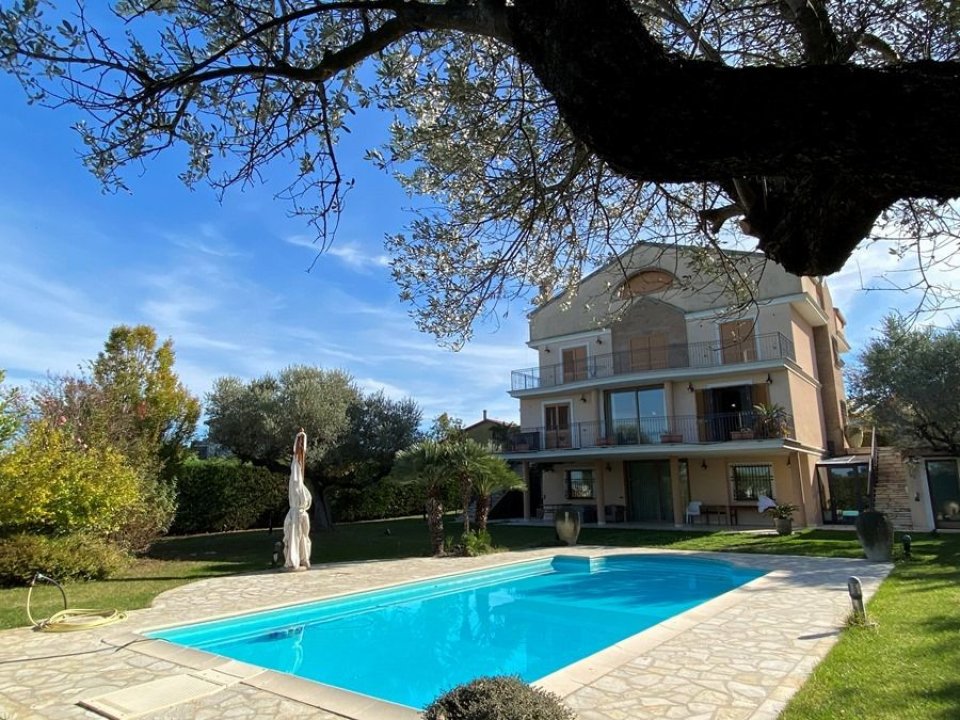 Se vende villa in zona tranquila Spoltore Abruzzo foto 1